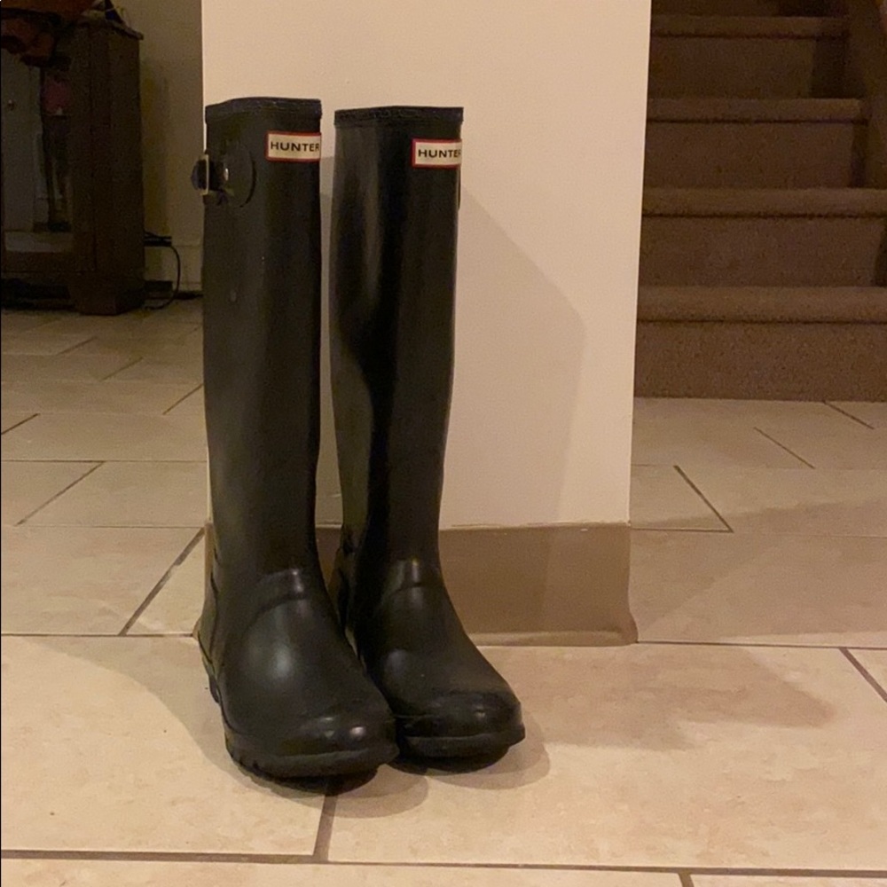 Tall Hunter Rain Boots, size 9
